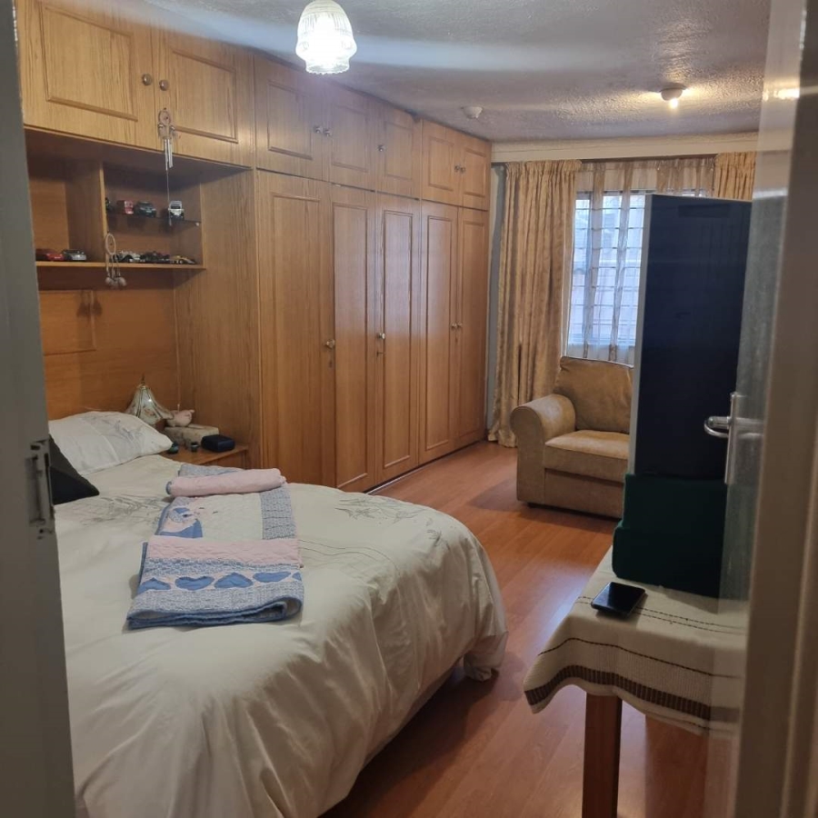 4 Bedroom Property for Sale in Lenasia Gauteng