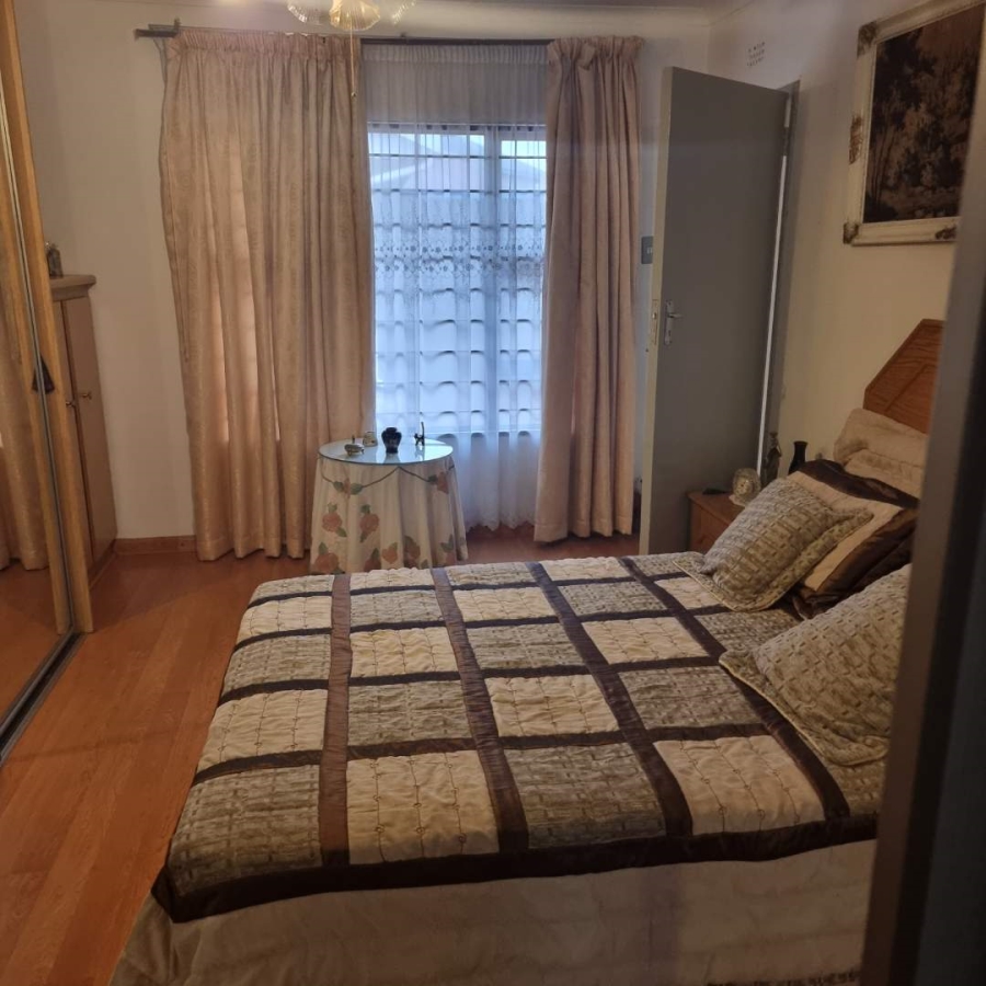 4 Bedroom Property for Sale in Lenasia Gauteng