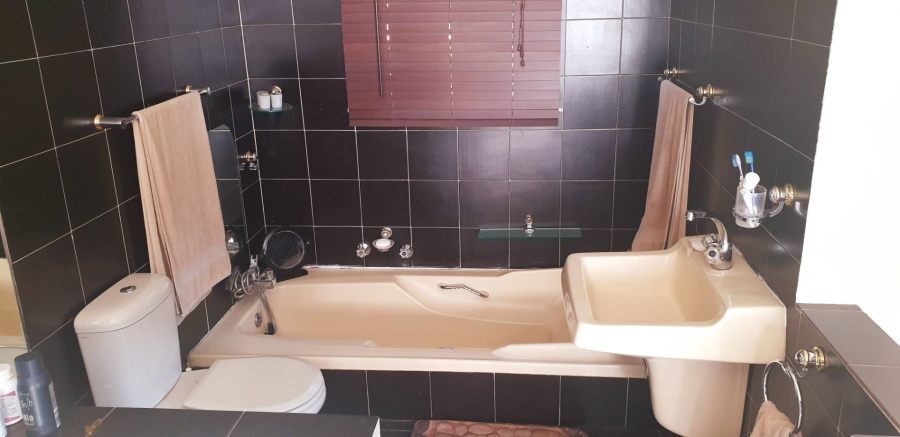 3 Bedroom Property for Sale in Brackendowns Gauteng
