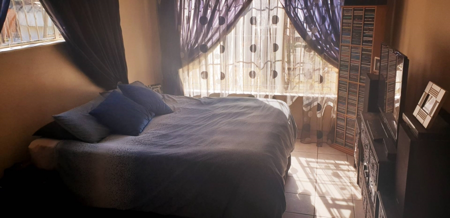 3 Bedroom Property for Sale in Brackendowns Gauteng