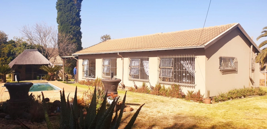 3 Bedroom Property for Sale in Brackendowns Gauteng
