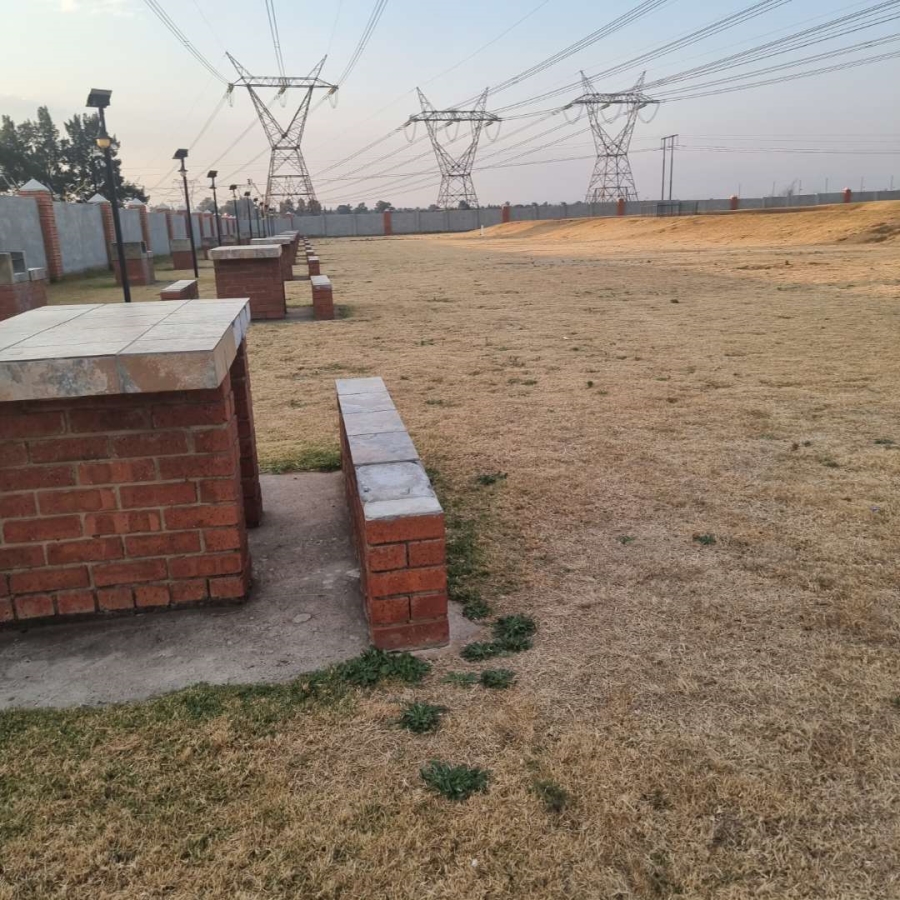2 Bedroom Property for Sale in Albertsdal Gauteng