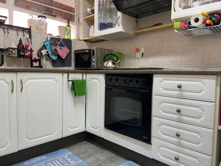 To Let 2 Bedroom Property for Rent in Hurlpark Gauteng