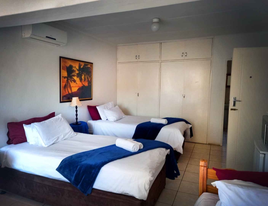 Commercial Property for Sale in Die Hoewes Gauteng