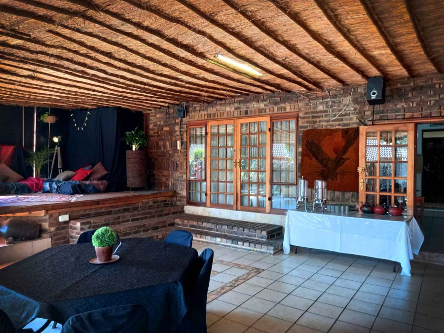 Commercial Property for Sale in Die Hoewes Gauteng