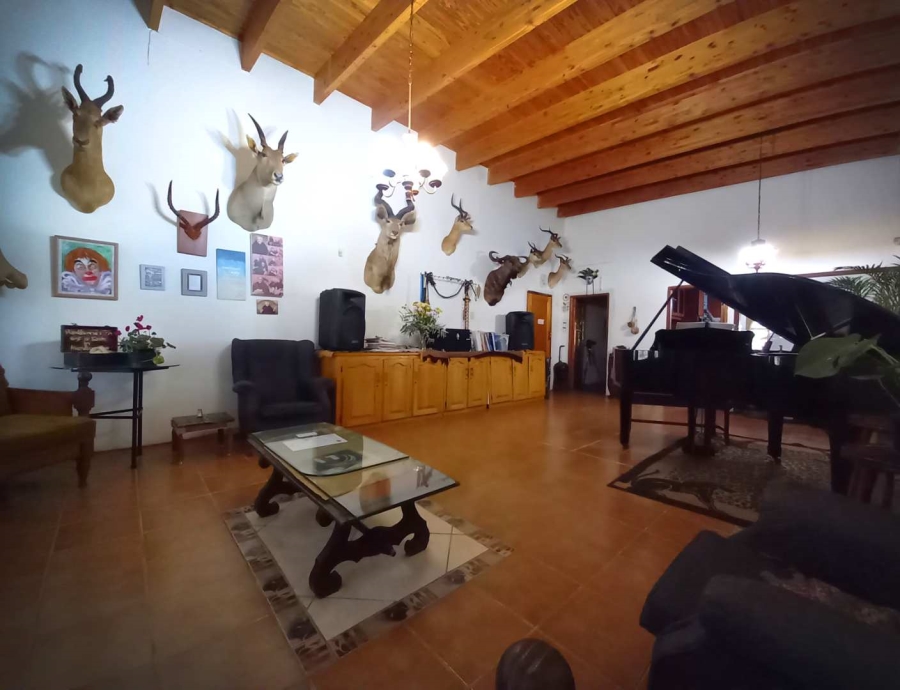 Commercial Property for Sale in Die Hoewes Gauteng