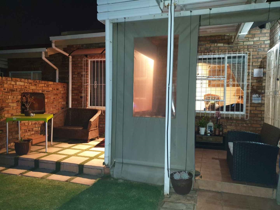 2 Bedroom Property for Sale in Randhart Gauteng
