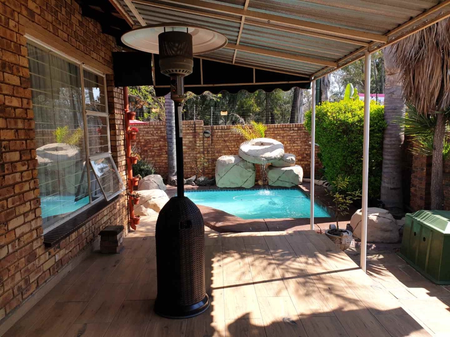 3 Bedroom Property for Sale in New Redruth Gauteng