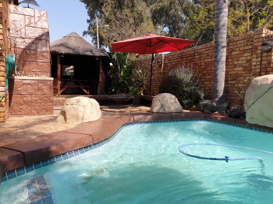 3 Bedroom Property for Sale in New Redruth Gauteng