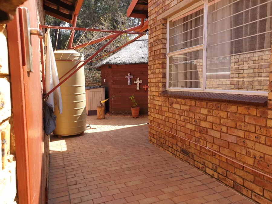 3 Bedroom Property for Sale in New Redruth Gauteng