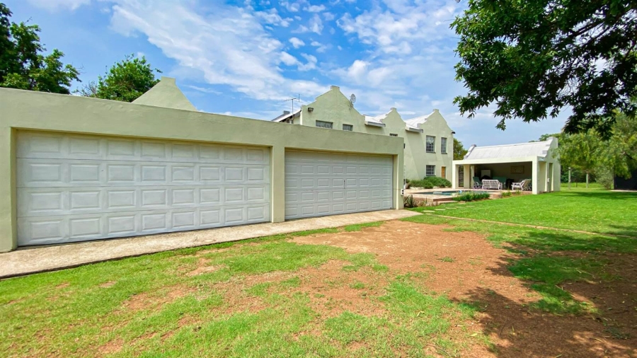5 Bedroom Property for Sale in Walkerville Gauteng