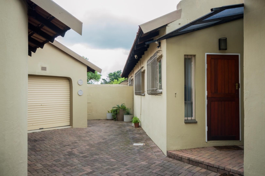 5 Bedroom Property for Sale in Brackenhurst Gauteng
