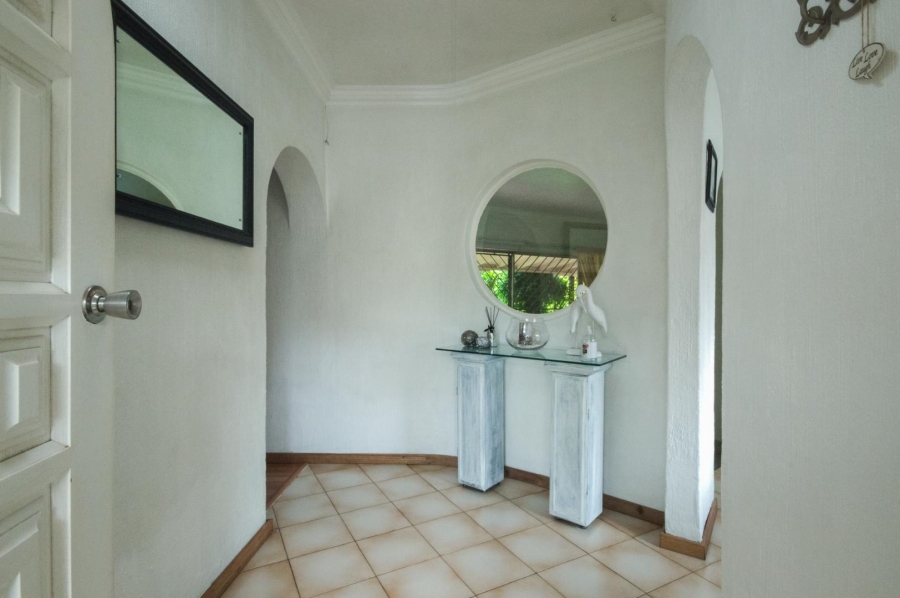 5 Bedroom Property for Sale in Brackenhurst Gauteng