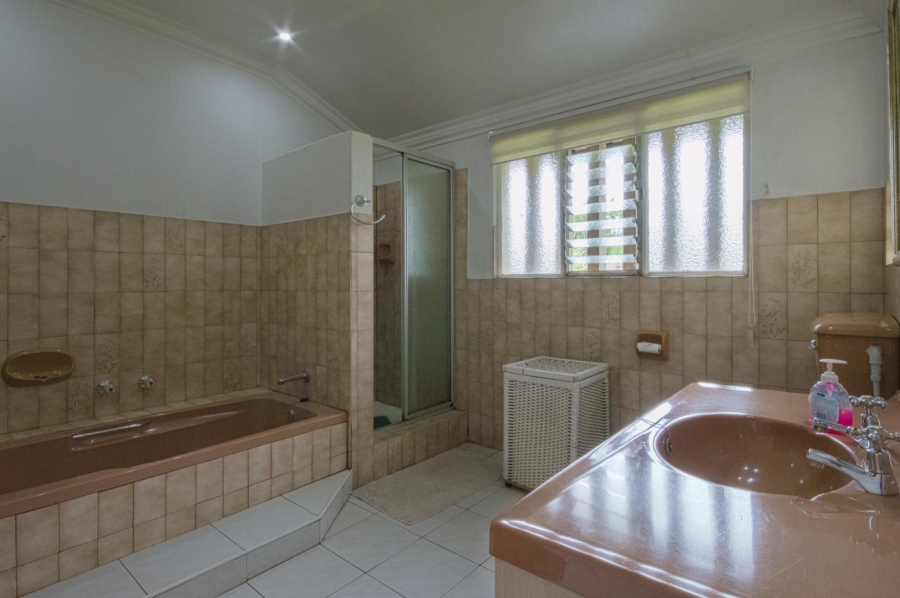 5 Bedroom Property for Sale in Brackenhurst Gauteng