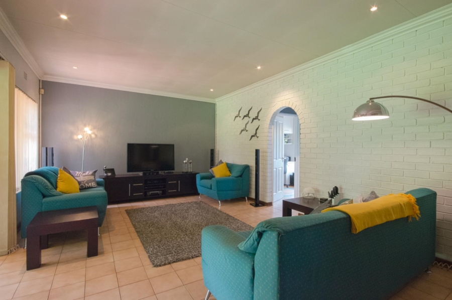 5 Bedroom Property for Sale in Brackenhurst Gauteng
