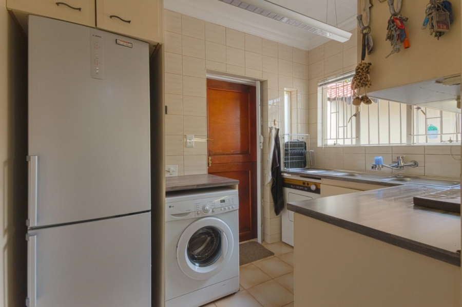 5 Bedroom Property for Sale in Brackenhurst Gauteng