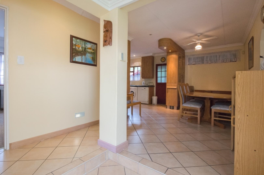 5 Bedroom Property for Sale in Brackenhurst Gauteng