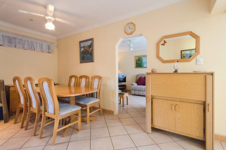 5 Bedroom Property for Sale in Brackenhurst Gauteng
