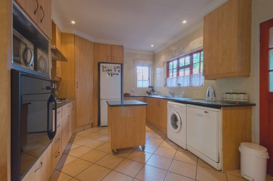 5 Bedroom Property for Sale in Brackenhurst Gauteng