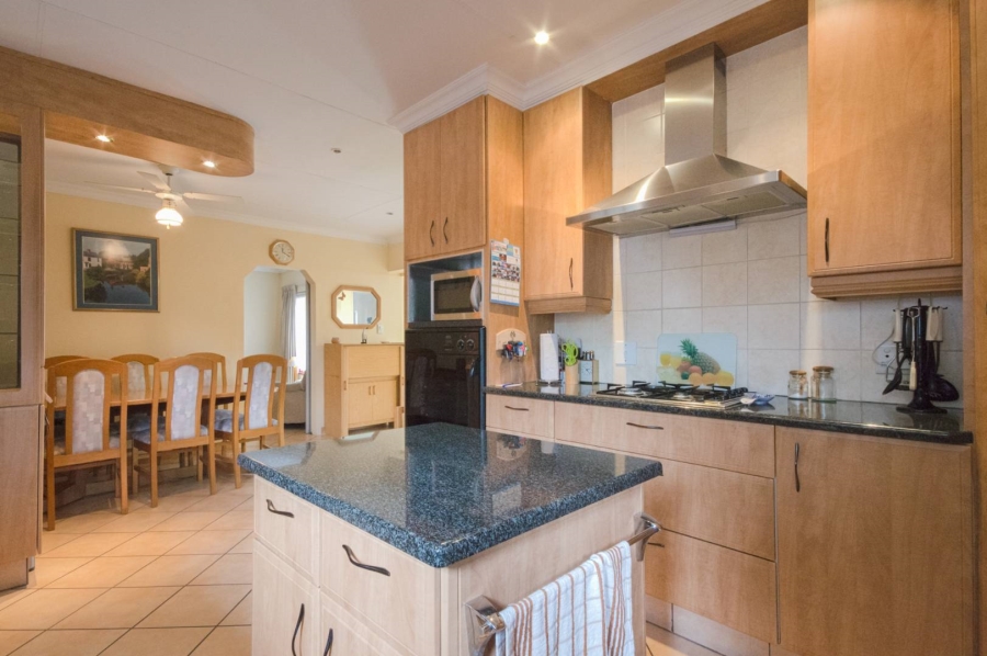 5 Bedroom Property for Sale in Brackenhurst Gauteng
