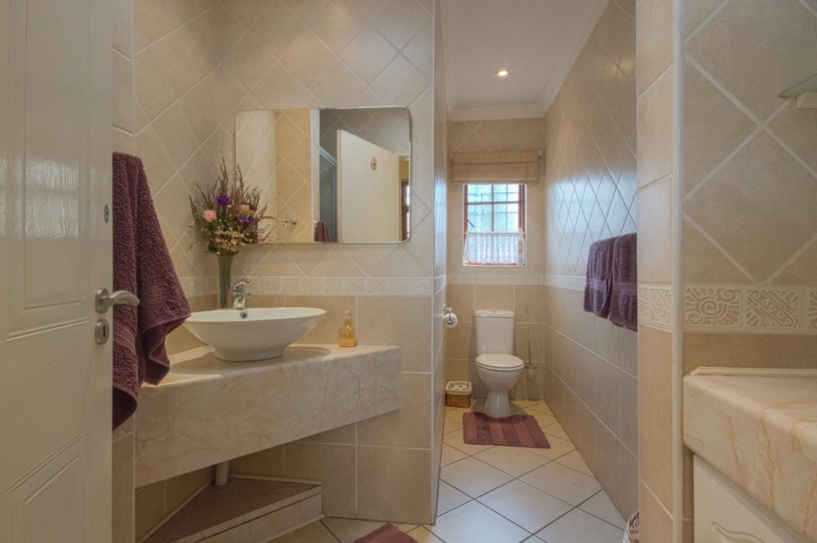 5 Bedroom Property for Sale in Brackenhurst Gauteng
