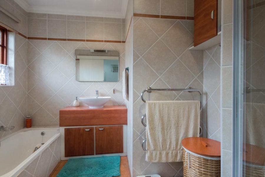 5 Bedroom Property for Sale in Brackenhurst Gauteng