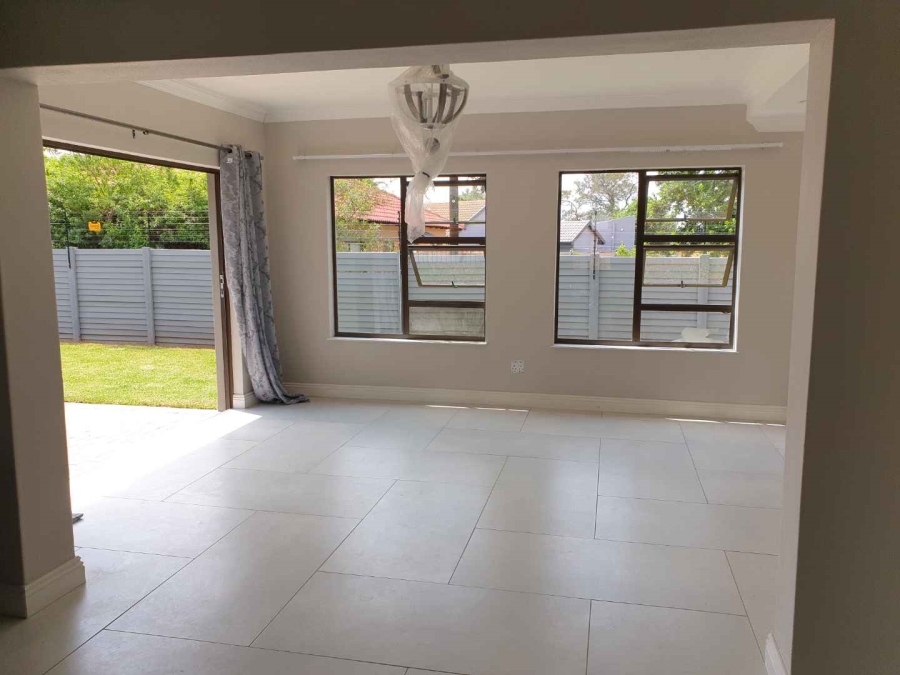 4 Bedroom Property for Sale in Brackenhurst Gauteng
