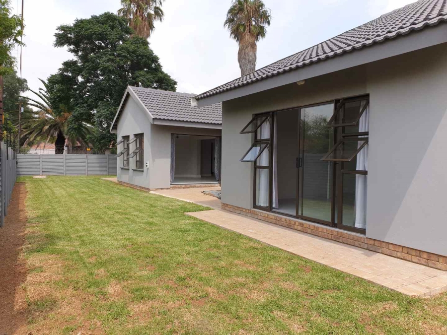 4 Bedroom Property for Sale in Brackenhurst Gauteng