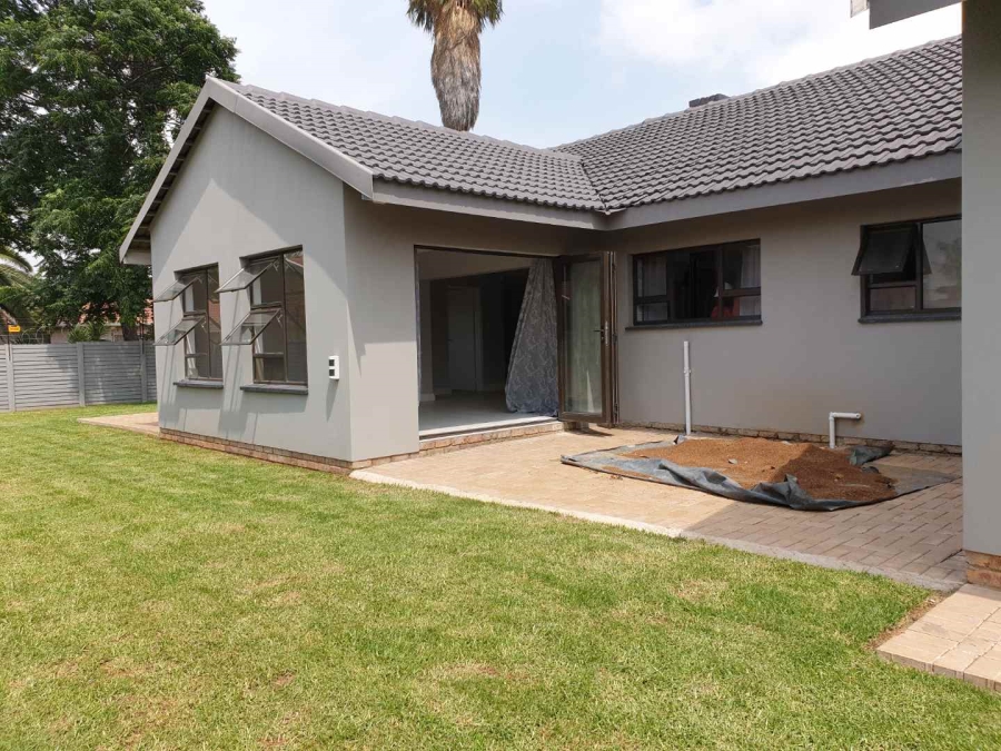 4 Bedroom Property for Sale in Brackenhurst Gauteng
