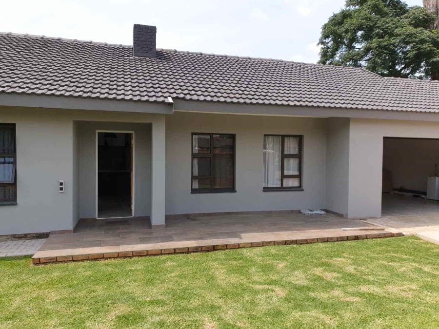 4 Bedroom Property for Sale in Brackenhurst Gauteng