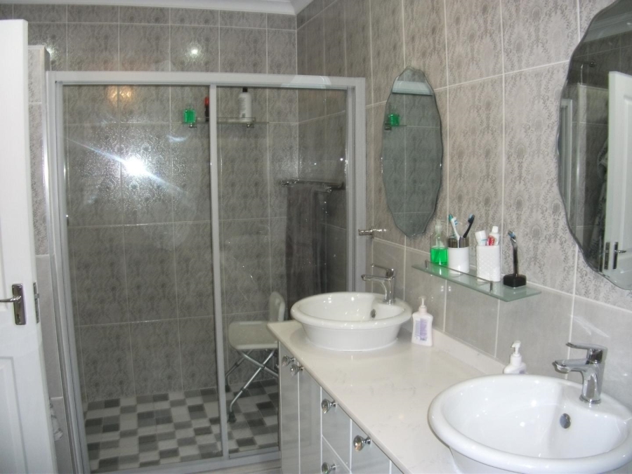 4 Bedroom Property for Sale in Brackenhurst Gauteng