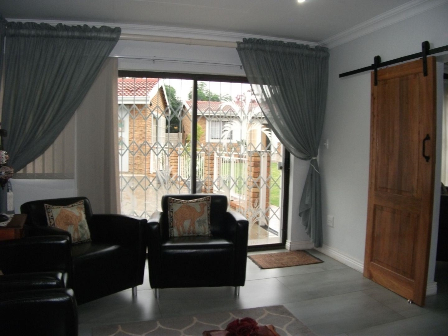 4 Bedroom Property for Sale in Brackenhurst Gauteng