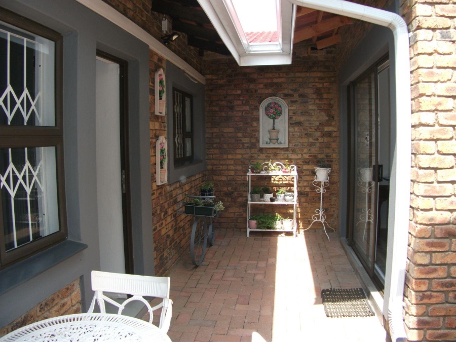 4 Bedroom Property for Sale in Brackenhurst Gauteng