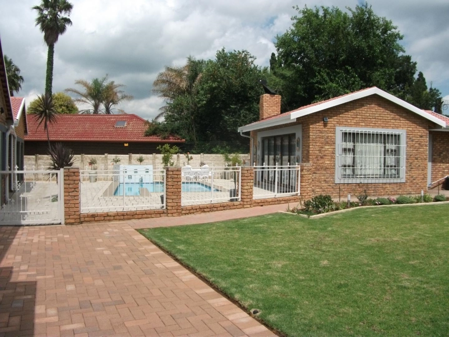 4 Bedroom Property for Sale in Brackenhurst Gauteng