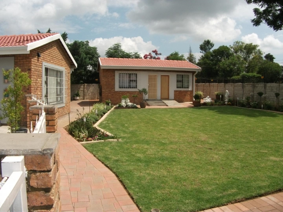 4 Bedroom Property for Sale in Brackenhurst Gauteng