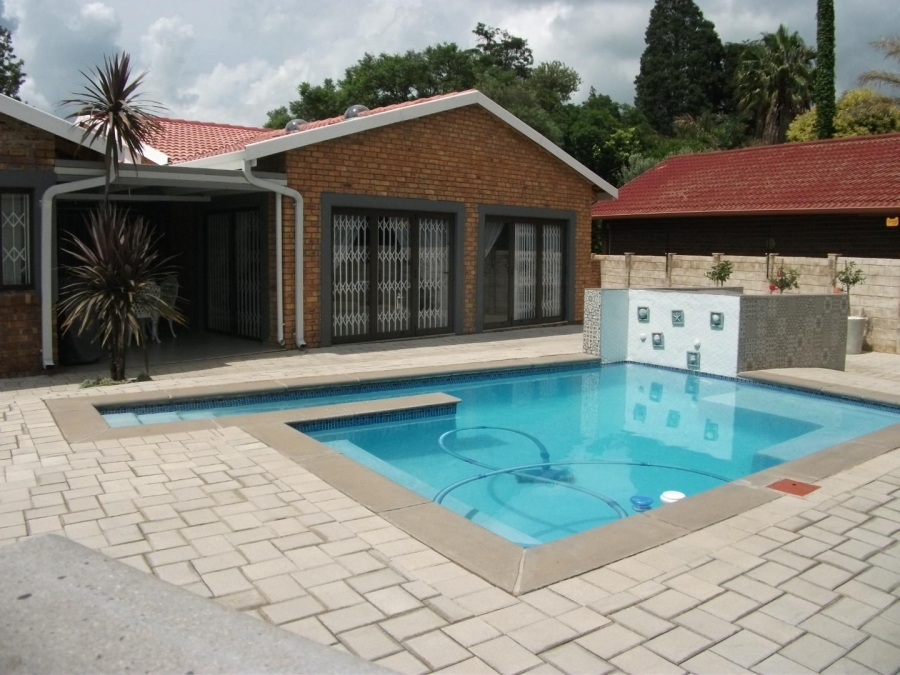 4 Bedroom Property for Sale in Brackenhurst Gauteng
