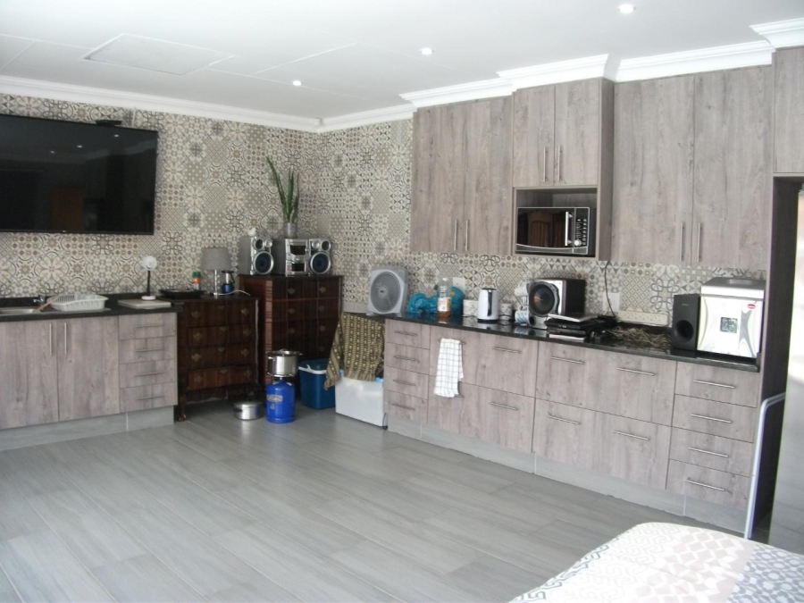 4 Bedroom Property for Sale in Brackenhurst Gauteng