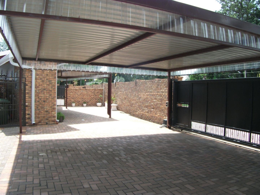 4 Bedroom Property for Sale in Brackenhurst Gauteng