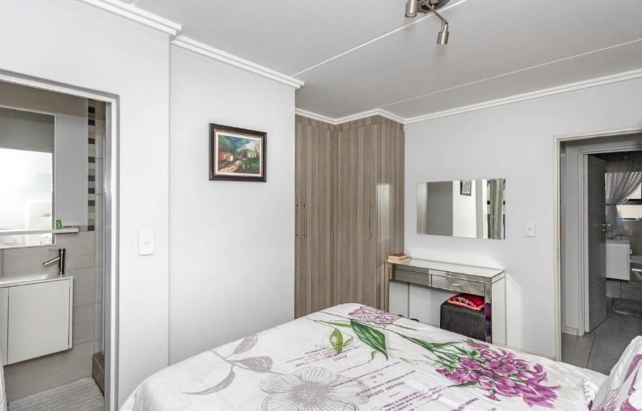 To Let 2 Bedroom Property for Rent in Sebenza Gauteng