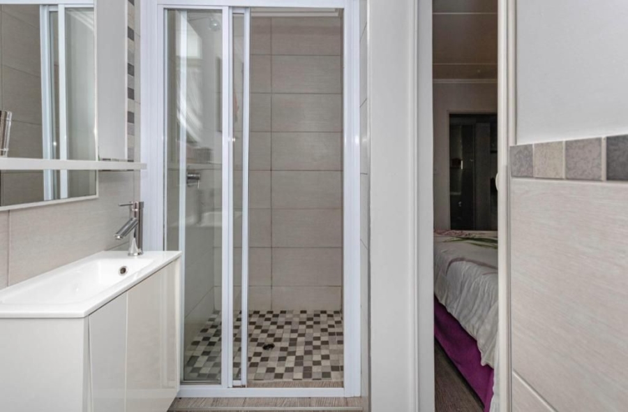 To Let 2 Bedroom Property for Rent in Sebenza Gauteng