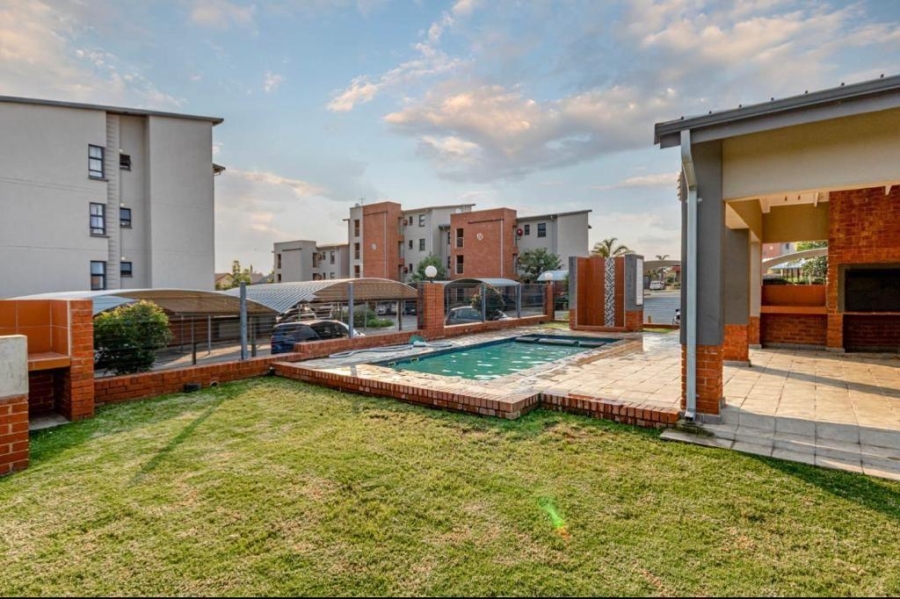 To Let 2 Bedroom Property for Rent in Sebenza Gauteng