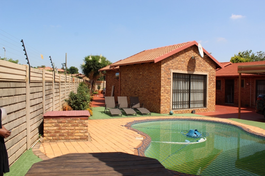 3 Bedroom Property for Sale in The Orchards Gauteng