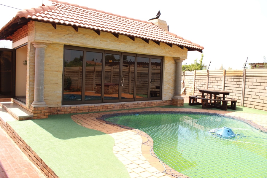 3 Bedroom Property for Sale in The Orchards Gauteng