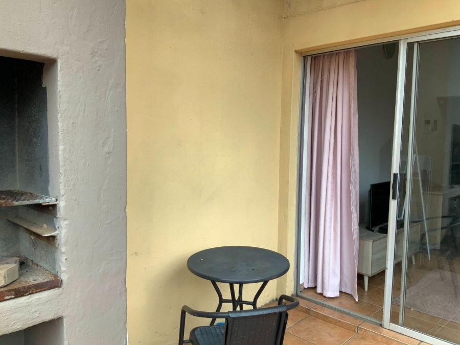 To Let 1 Bedroom Property for Rent in Clubview Gauteng