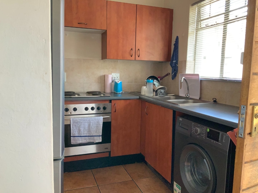 To Let 1 Bedroom Property for Rent in Clubview Gauteng