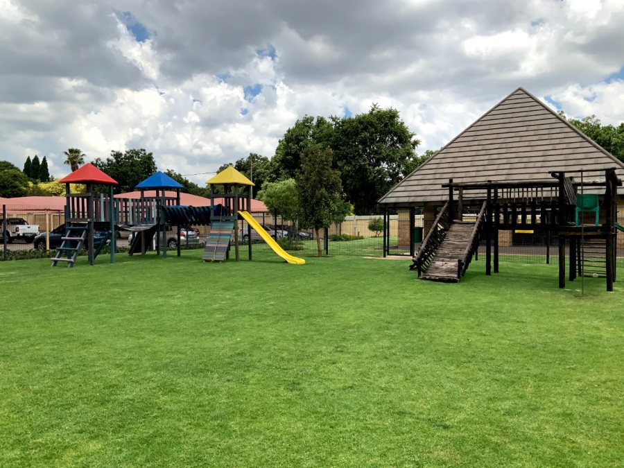 To Let 1 Bedroom Property for Rent in Clubview Gauteng