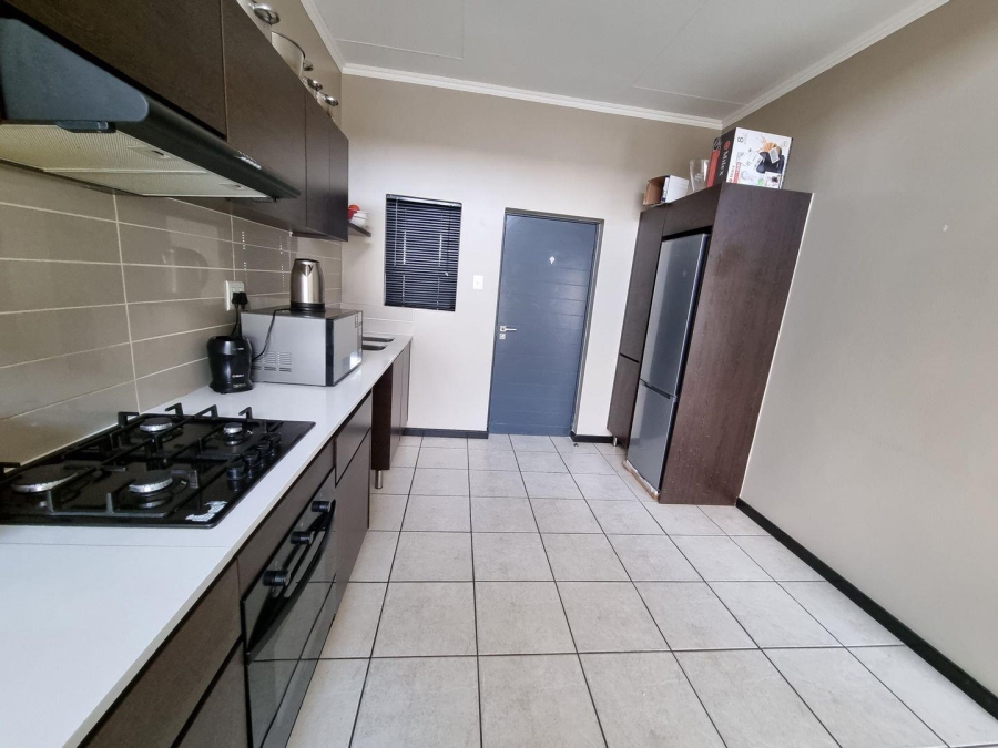 To Let 1 Bedroom Property for Rent in Oakdene Gauteng