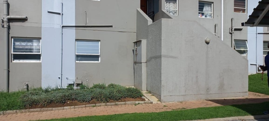 To Let 1 Bedroom Property for Rent in Ormonde Gauteng