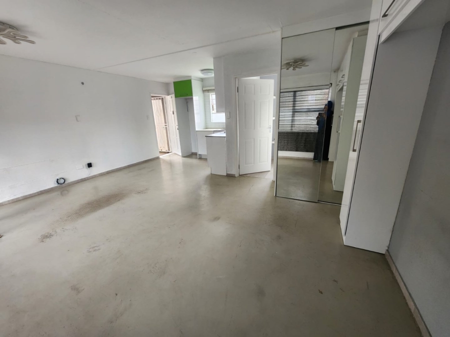 To Let 1 Bedroom Property for Rent in Ormonde Gauteng