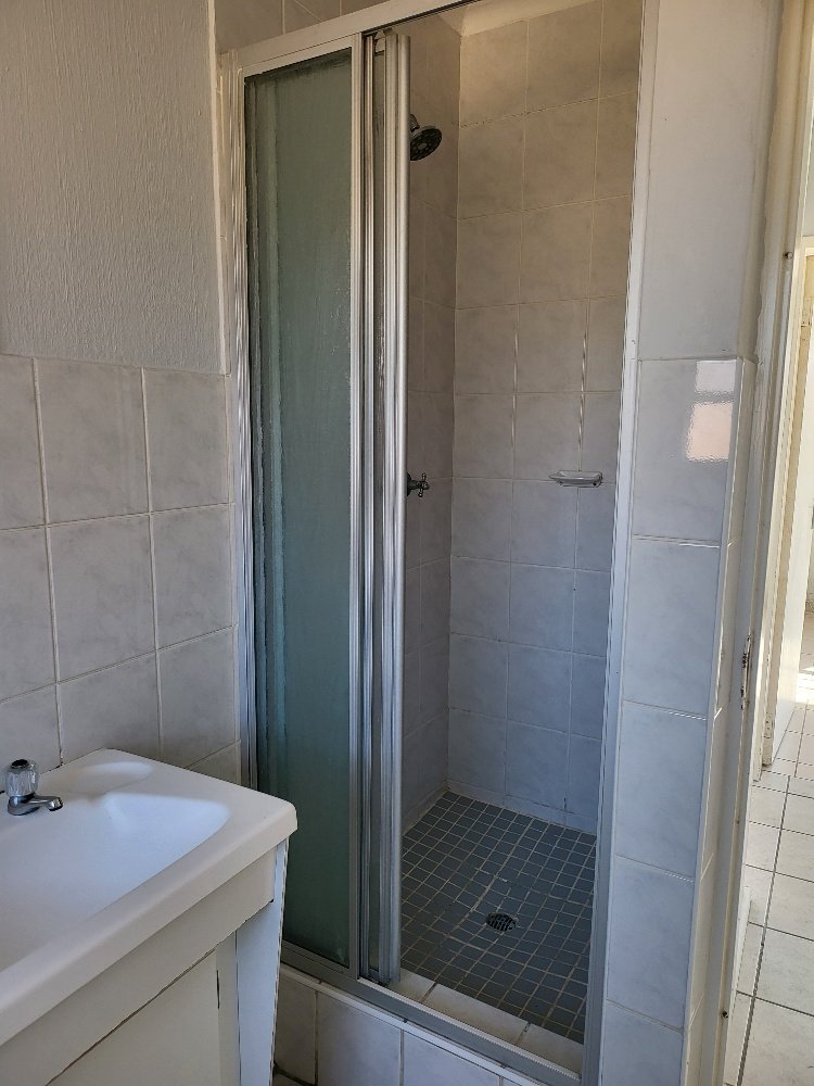 To Let 2 Bedroom Property for Rent in Vorna Valley Gauteng